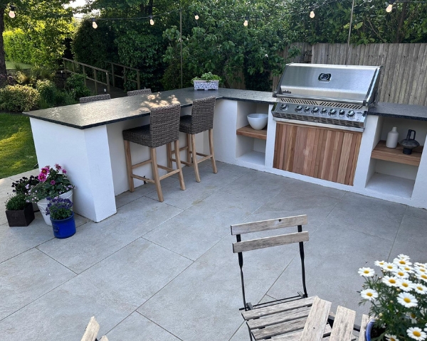 outdoor kitchen